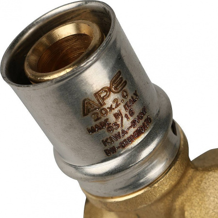 МП Угол резьбовой с креплением пресс для металлопласта STOUT Ø20х1/2", короткий